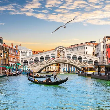 Апартаменты Modern Near The In Italy